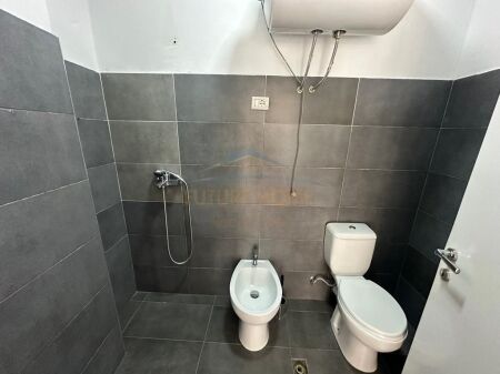 Jepet me qera, Studio, Tregu Çam, Tiranë 600 €