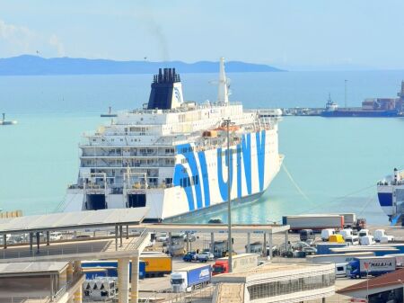 ATTICO IN VENDITA VICINO ALLA STRADA DEL PORTO, DURRES