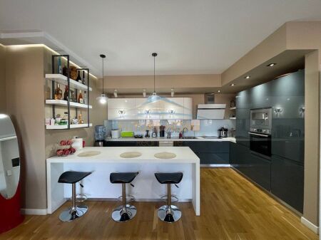 Shitet, Apartament 3+1+2+Post Parkimi, Kopshti Botanik