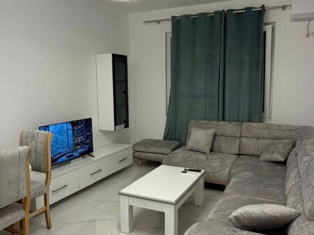 Apartment 1+1 for rent in Kamez