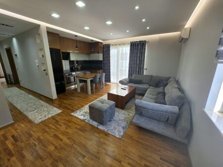 🏡 Apartament 2+1 me qera  📍Prane Kopshtit Zoologjik