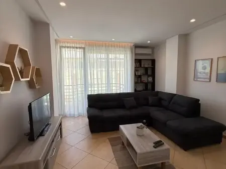 Apartament 2+1+2 per qira te Petro Nini!
