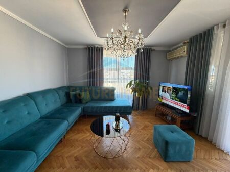Vendesi in vendita, Appartamento 2+1, Via di Dibrë, Tirana.