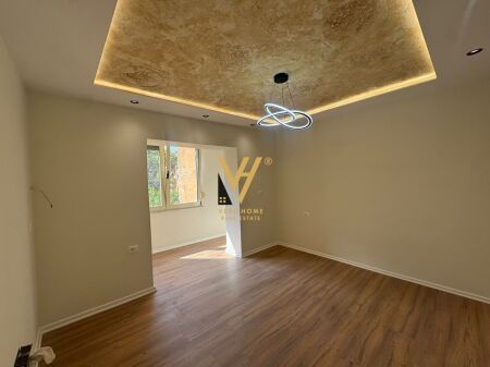 VENDESI APPARTAMENTO 1+1 IN VIA MINE PEZA 140.000 EURO