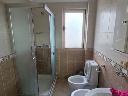 JEPET ME QIRA APARTAMENT 2+1+2 PRANE SHKOLLES NIKET DARDANI!
