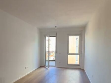 Shitet  apartament  1+1  Ndertim  i ti ne Don Bosko