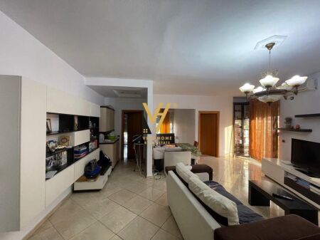 JEPET APARTAMENT 2+1+2+BLK ME QIRA TE KOMUNA E PARISIT 60.000 LEKE