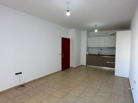📍Fresk Rruga Thesarit Jepet Apartament 1+1 Me Qera Bosh