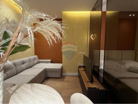 Super Studio Apartament per shitje në Qendër - Sheshi Skënderbej!