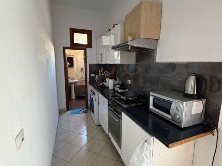 Jepet me qera Apartamenti 1+1 , Astir rruga Teodor Keko perballe Bar Oslo  400 mije leke i diskutueshem