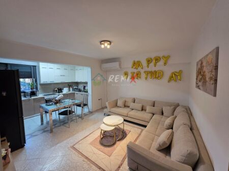 SHITET APARTAMENT 2+1 ME TOKË PRIVATE! 🌿