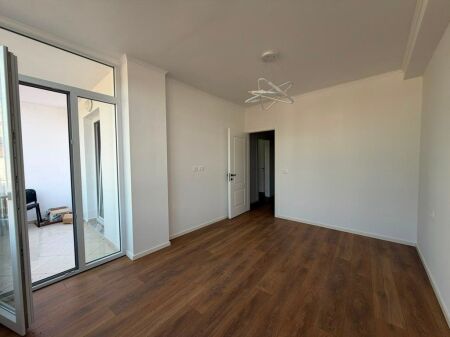 Shitet, Apartament 1+1, Rruga Dritan Hoxha, Tiranë. 128,000 €