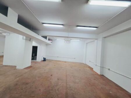 Locale Commerciale in Affitto a Yzberisht