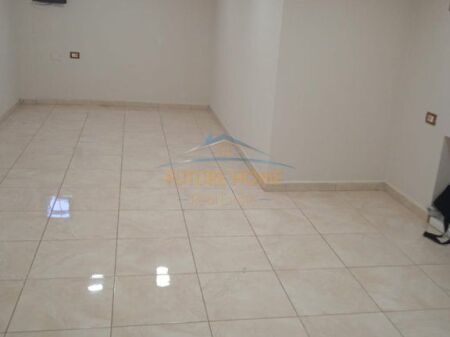 Qera, Ambient Biznesi, Rruga e Durrësit, Tiranë