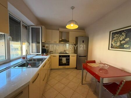 RRUGA ASIM VOKSHI, APARTAMENT 2+1 PER QIRA