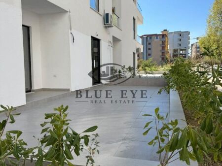 2 GARSONIERE + VERANDË PËR SHITJE – MALI I ROBIT!