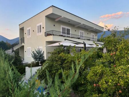 SHITET VILA 2-KATSHESHE FRESK 550.000 EURO FH-94181