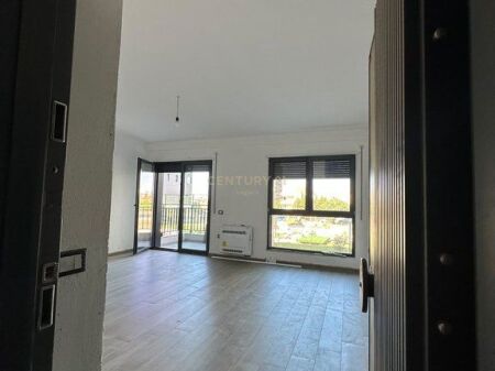 Apartament 1+1 me Qira në Bulevardin e Ri, Kompleksi Ndregjoni