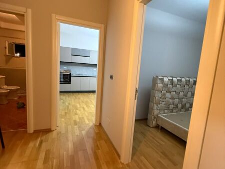 Jepet apartament 2+1 me qira tek Komuna e Parisit , prane Ola Fast .