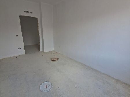Shitet Apartament 2+1 ne KAMEZ