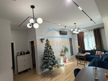 Shitet, Apartament 2+1+2, Kompleksi Henke, Tiranë.