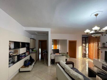 Apartament me qera 2+1+2 📍Komuna Parisit, prane Nefelit