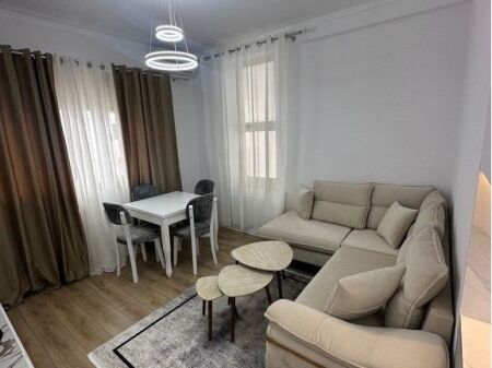 Shitet Apartament 2+1-Rrethi Astir