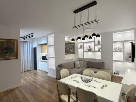 Qera | Apartament 2 + 1+2Bllk |Te Rrethi Astir | 650 €/muaj