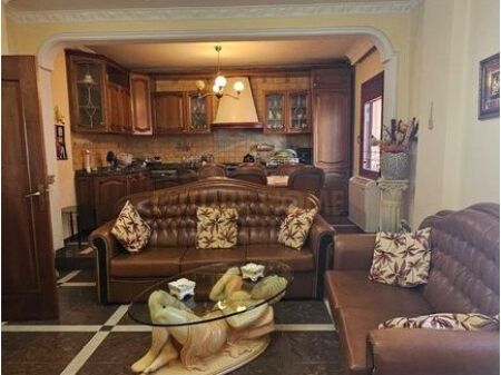 Shitet, Apartament 3+1+2, Ish urt, Durres
