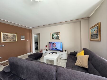 AFFITTASI APPARTAMENTO 2+1+2 VICINO A SQUARE 21 !