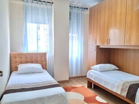 Jepet Me Qera Apartament 2+1+2 Tualete + 2 Ballkone