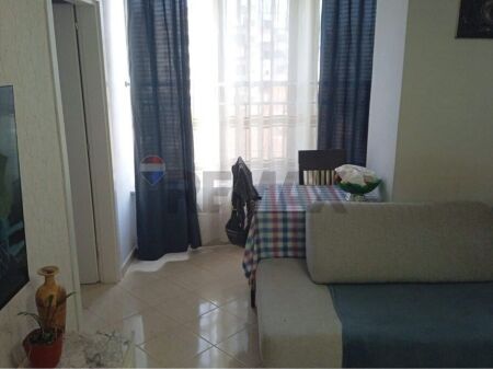 Shitet apartament 1+1 ne Yzberisht