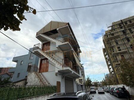 Disponojme per Shitje Godine 3-kateshe, Ish Fusha e Aviacionit, Tirane 175,000 €
