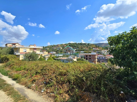 DY TRUALLE NË SHITJE – KUZUM BABA, VLORË