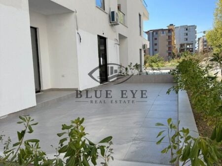 2 GARSONIERE + VERANDË PËR SHITJE – MALI I ROBIT