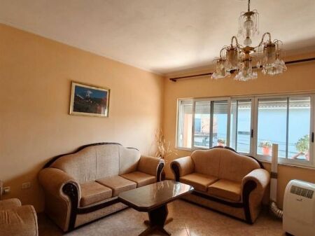 Qira, Hyrje private, 3+1+Blk+Parkim, Spitali QSUT, 60.000 Lek/muaj