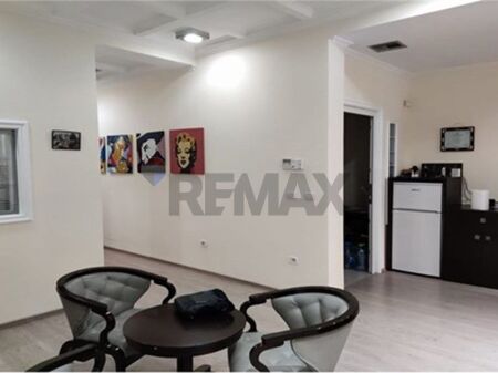 Apartment 9+1 for sale at Botanical Garden, Tirana