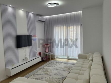 Apartament - Për Qira - Rruga Dritan Hoxha, Tiranë