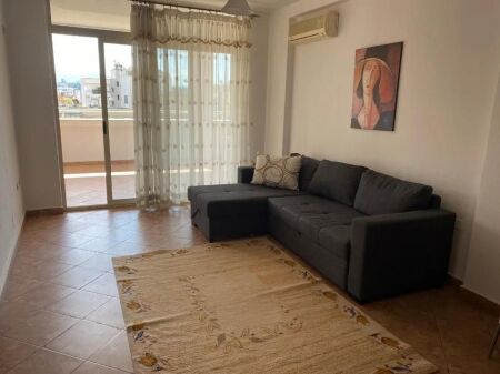 Appartamento In Affitto 1+1 Vicino al Nuovo Mercato (ID B2101922) Tirana