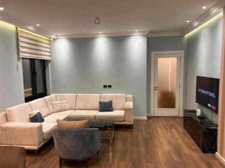 Jepet apartament 2+1 penthouse me qira ne Qender , Sheshi Skenderbej , Rruga e Durresit , Rruga e Kavajes .