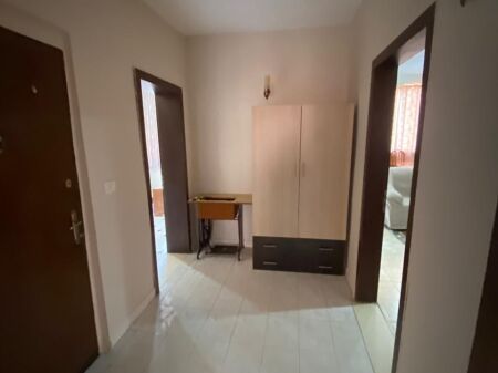 Jepet me Qira Apartament 2+1 — Rr. e Elbasanit, Tiranë
