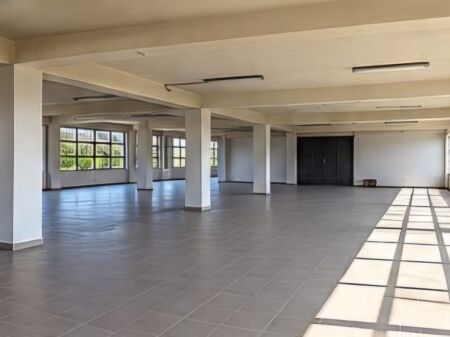Edificio commerciale in affitto a Prush! 300.000 Leke!