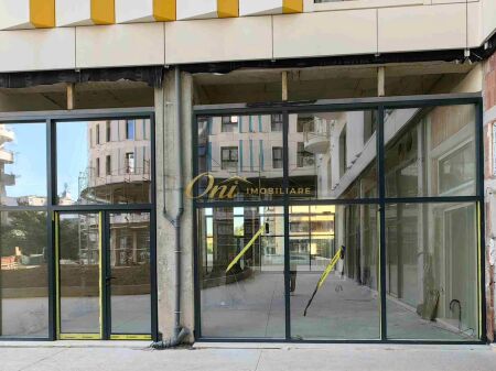 ZOGU I ZI GIVES A SHOP 160M2 FOR RENT