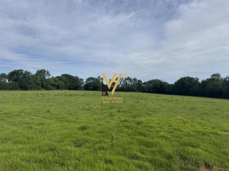 SHITET TOKE ARE 7.000 M2 NE VISHNJE 665.000 EURO