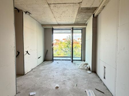Apartament 1+1 ne shitje Ali Demi Prane Spitalit Continental
