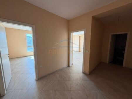 For sale, Apartment 1+1, Kavaja Street, Square 21, Tirana.