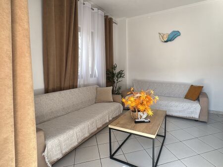 Apartament 1+1 me qira Rruga "Gramoz Pashko", prane Fakultetit Ekonomik