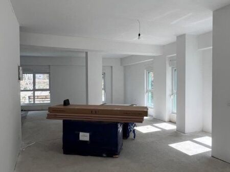 🏢 JEPET ME QIRA – AMBIENT BIZNESI 200 m² | ALI DEM, TEK KADIU