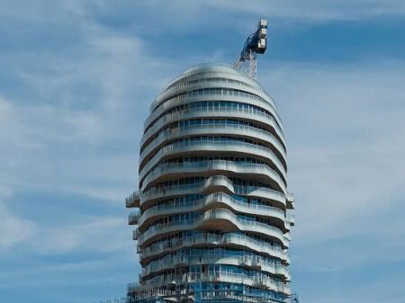 🌆 SHITET APARTAMENT 3+1+2 ME PAMJE NGA SHESHI SKËNDERBEJ – TIRANA’S ROCKS