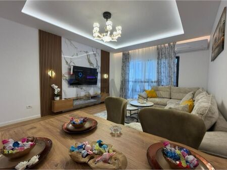 Apartament 2+1+2 per shitje Pallati me Shigjeta
